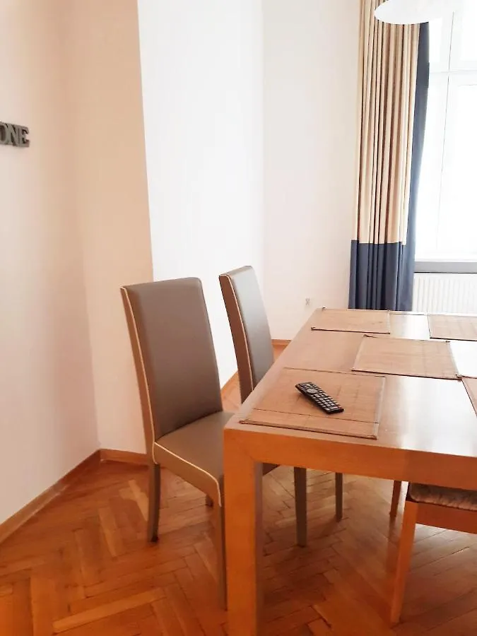 Kamienica Bankowa Residence Poznan 3*,